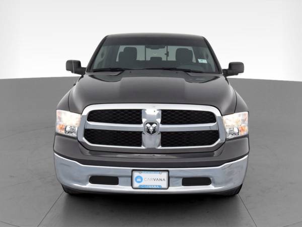 2019 Ram 1500 Classic Crew Cab SLT Pickup 4D 5 1/2 ft pickup Gray -... for sale in Riverdale, IL – photo 17