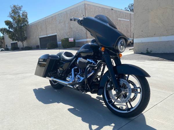 2015 Harley Davidson Street Glide , only 4, 500 miles for sale in El Cajon, CA – photo 7