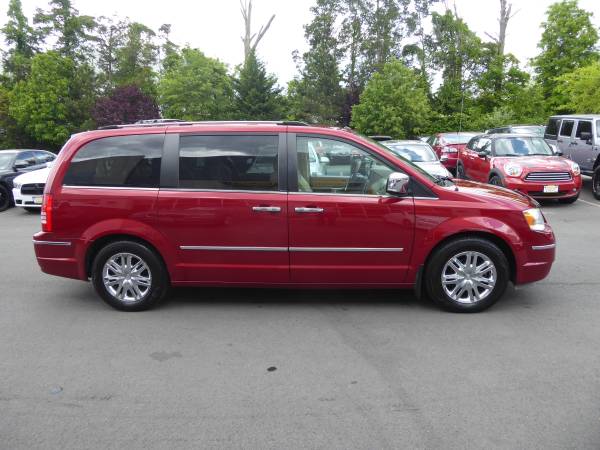2008 Chrysler Town and Country Limited 4dr Mini Van for sale in CHANTILLY, District Of Columbia – photo 4