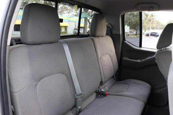 2015 Nissan Frontier SV 4x2 4dr Crew Cab 5 ft SB Pickup 5A 999 for sale in Davie, FL – photo 24