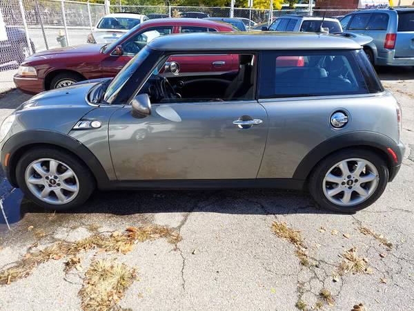2009 MINI Cooper S 6speed - cars & trucks - by dealer - vehicle... for sale in Providence, MA – photo 2