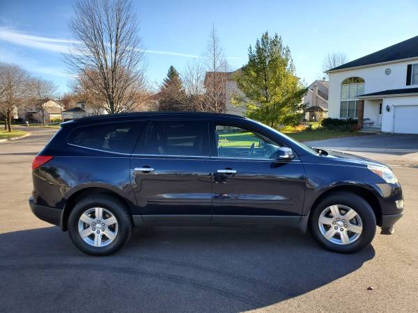 2012 Chevy Traverse LT - One Owner / Nice Condition / 3rd Row... for sale in Carol Stream, IL – photo 5