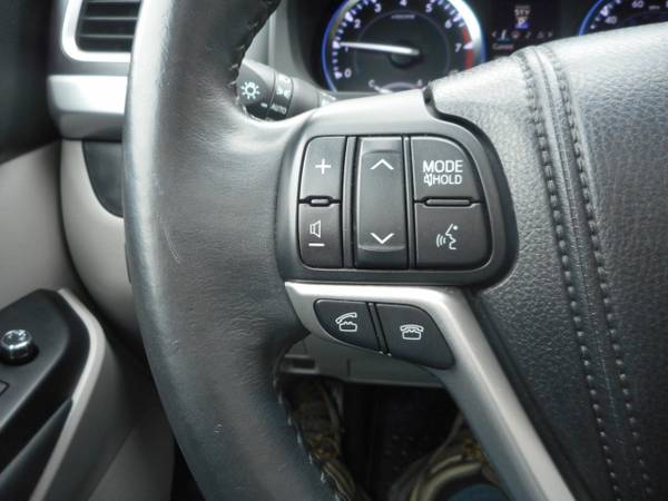 2015 Toyota Highlander XLE AWD V6/THIRD ROW SEATING for sale in Cass Lake, VT – photo 19
