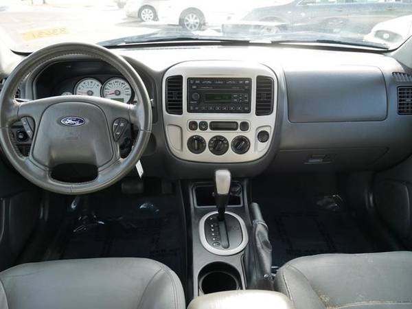 2005 Ford Escape XLT LOW MILES AND READY TO GO DRIVE FOR ONLY - cars for sale in Minneapolis, MN – photo 6