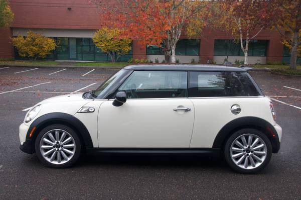2013 MINI Cooper S Hatchback 53k Navigation Bluetooth Sunroof Xenons... for sale in Hillsboro, OR – photo 4