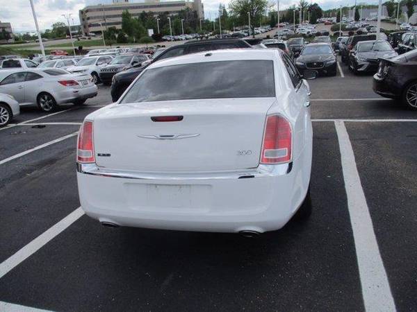 2011 Chrysler 300 Limited - sedan - - by dealer for sale in Cincinnati, OH – photo 9