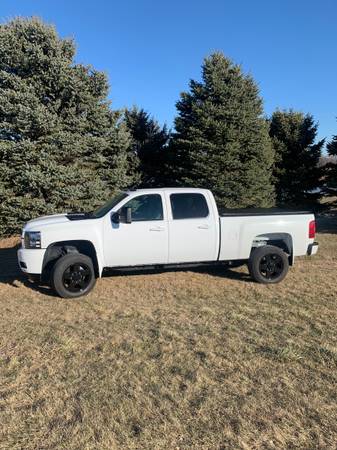 2011 Chevy Duramax - cars & trucks - by owner - vehicle automotive... for sale in Rock Rapids, IA – photo 4