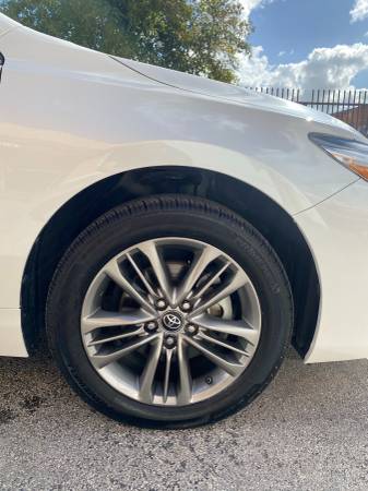 2017 Toyota Camry SE fully loaded 34k miles showroom condition -... for sale in Hialeah, FL – photo 13