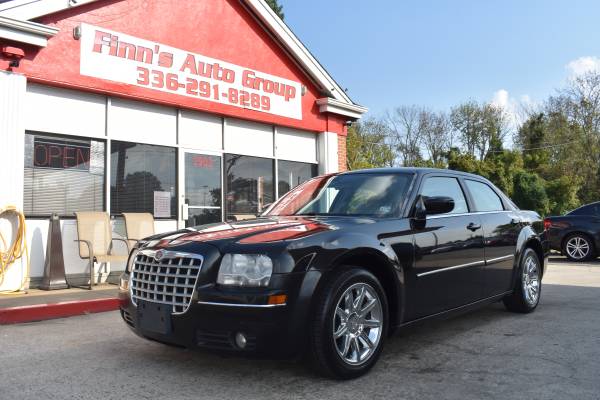 2006 CHRYSLER 300 TOURING V6 WITH LEATHER for sale in Greensboro, NC