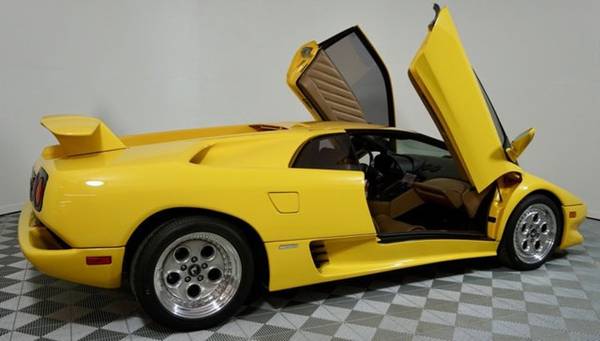 1996 *Lamborghini* *Diablo* *VT* Yellow for sale in Scottsdale, AZ – photo 17