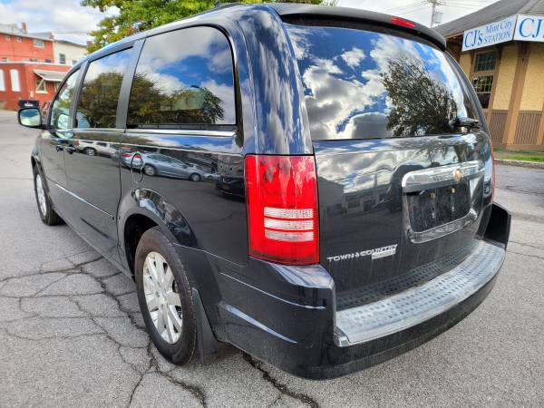 2008 Chrysler Town and Country signature series loaded double dvd -... for sale in Lyons, NY – photo 3