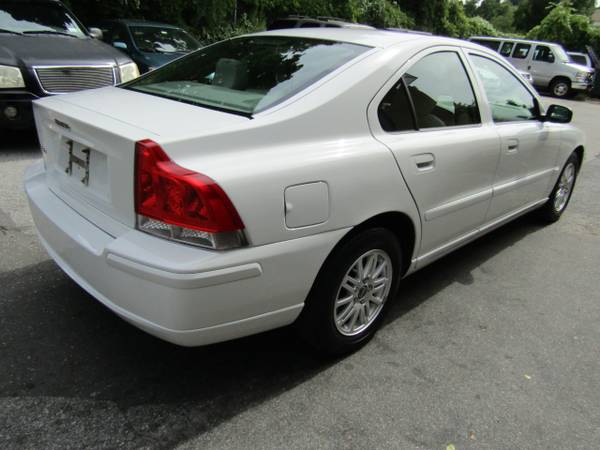 2005 Volvo S60 2.4L, Moonroof, Premium, Cold Pack, like new for sale in Yonkers, NY – photo 13