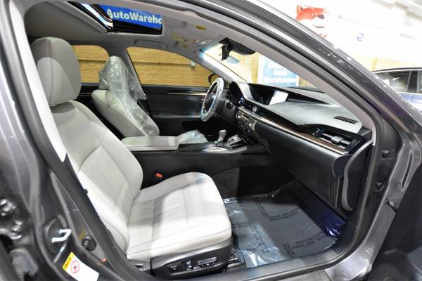 2017 Lexus ES ES 300h FWD - - by dealer - vehicle for sale in Chicago, IA – photo 21