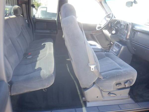 2002 Chevrolet Silverado 1500 LS - - by dealer for sale in Des Moines, IA – photo 2