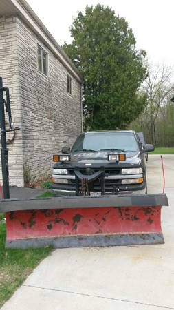 2001 chevy silverado 1500/with 8ft plow for sale in Waterford, WI – photo 2