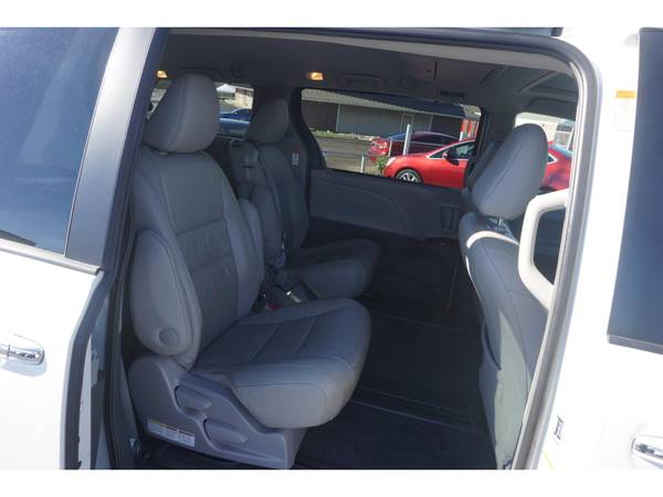 2015 Toyota Sienna 5dr 7-Pass Van XLE AAS FWD - - by for sale in Knoxville, TN – photo 15