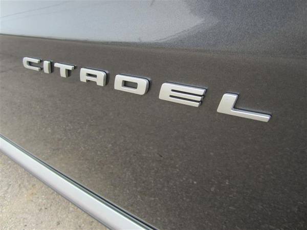 2017 Dodge Durango Citadel Anodized Platinum AWD - 27, 997 W A C for sale in Rapid City, SD – photo 4