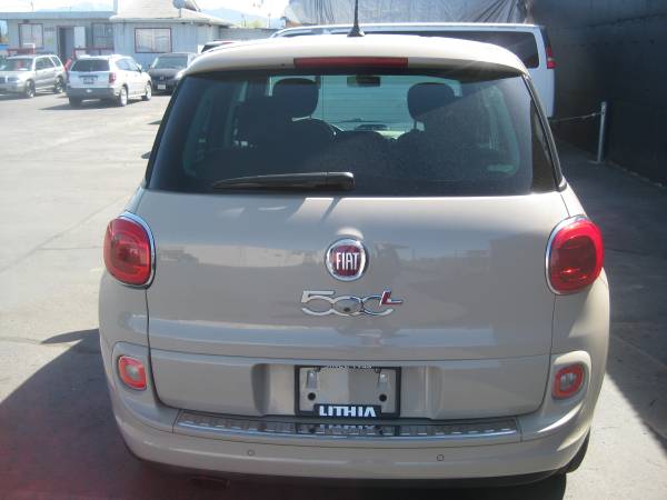 2014 FIAT 500L Easy Hatchback (Manual 6 speed, Immaculate) - cars & for sale in Medford, OR – photo 4
