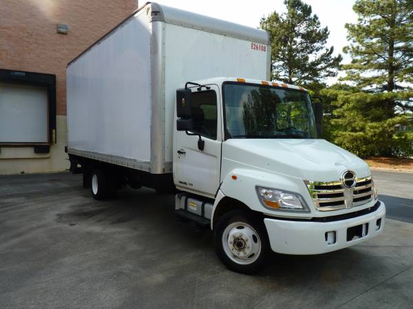 2010 HINO Toyota 185 Box Truck Turbo Diesel Liftgate LOW MILES for sale in Roswell, GA – photo 3