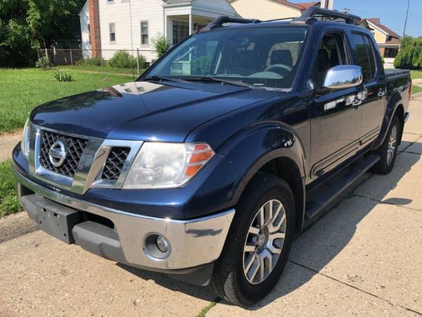 2010 Nissan Frontier LE Crew Cab 4WD for sale in Eastpointe, MI – photo 11