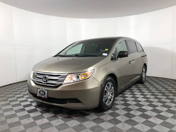 2012 Honda Odyssey Mocha Metallic ON SPECIAL - Great deal! for sale in Peabody, MA – photo 3