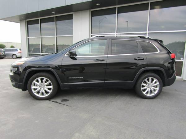 2015 *Jeep* *Cherokee* *FWD 4dr Limited* - cars & trucks - by dealer... for sale in Council Bluffs, NE – photo 4