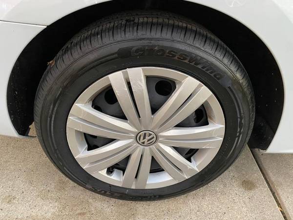 Look What Just Came In! A 2017 Volkswagen Jetta with only for sale in Meriden, CT – photo 23