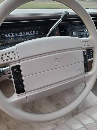 1992 Lincoln Towncar Exec. Series - cars & trucks - by owner -... for sale in Republic, MO – photo 9
