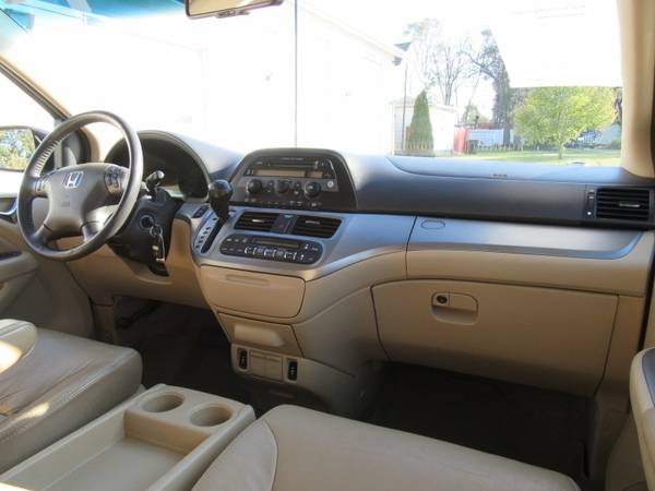 2010 Honda Odyssey 5dr EX-L - cars & trucks - by dealer - vehicle... for sale in Waterloo, IA – photo 12