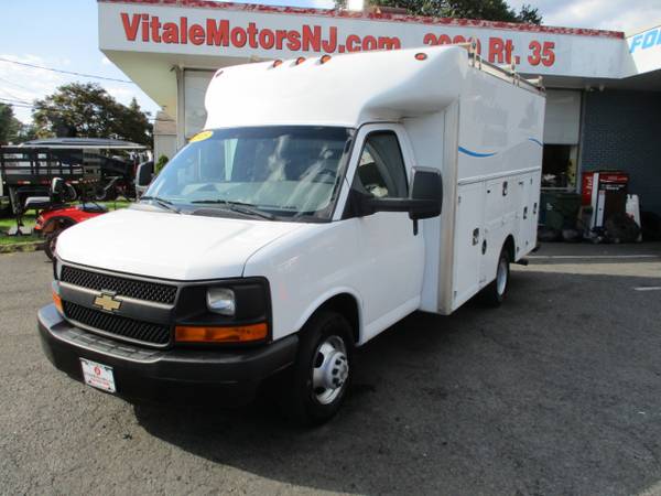 2015 Chevrolet Express G3500 139WB UTILITY BOX TRUCK 12 FOOT SUPREME for sale in south amboy, WV – photo 2