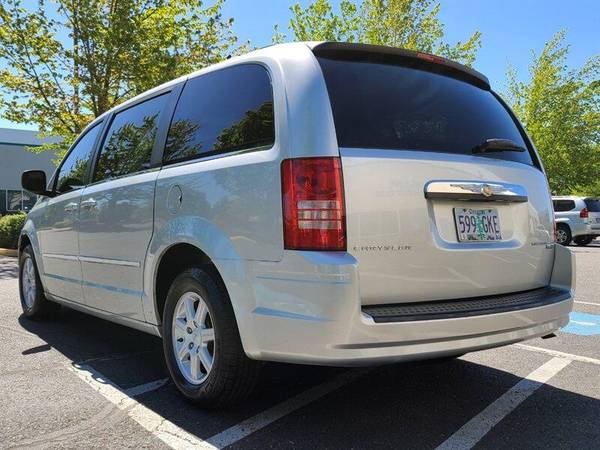 2010 Chrysler Town Country Touring Edition Minivan/7-passenger for sale in Portland, WA – photo 7