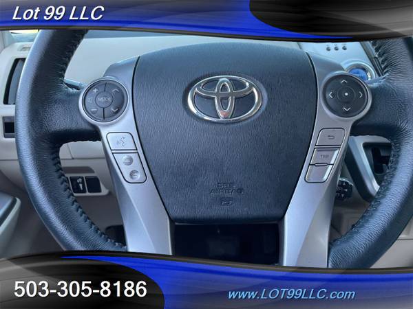 2017 Toyota Prius v Four Wagon 1-Owner Heated Leather Navigation Bac for sale in Milwaukie, OR – photo 16