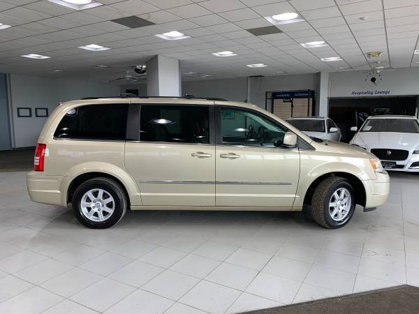 2010 Chrysler Town and Country Touring Plus - - by for sale in Springfield, IL – photo 5