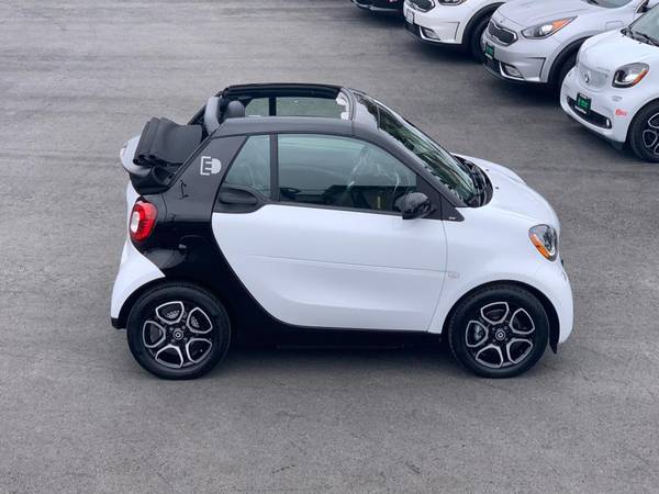 2017 Smart Fortwo Electric Drive with only 14, 228 Miles-peninsula for sale in Daly City, CA – photo 8