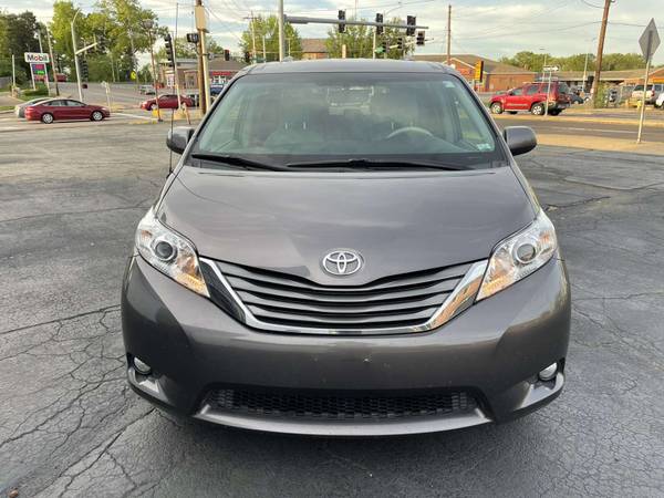 2012 Toyota Sienna XLE FULLY-LOADED ONE-OWNER VERY CLEAN for sale in Saint Louis, MO – photo 2