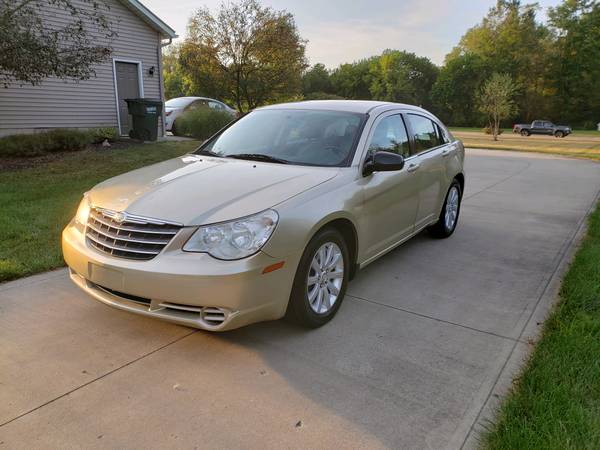2010 Chrysler Sebring Limited CLEAN!!!LEATHER! for sale in Clinton, OH – photo 2