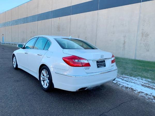 2012 Hyundai Genesis 3.8L -- SUPER Sharp!! Crispy White with AMAZING D for sale in Madison, WI – photo 4