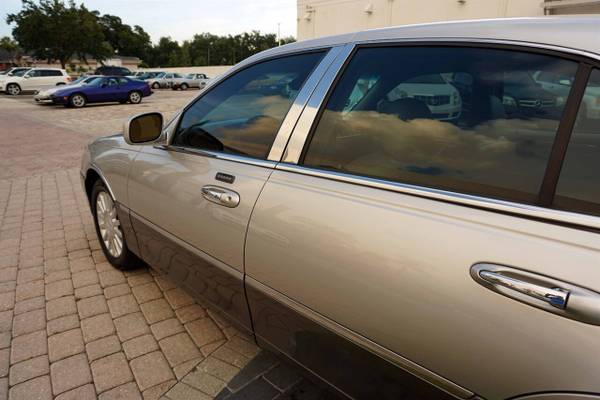 2003 Lincoln Town Car Signature - Low Miles, Immaculate Condition, Lea for sale in Naples, FL – photo 21