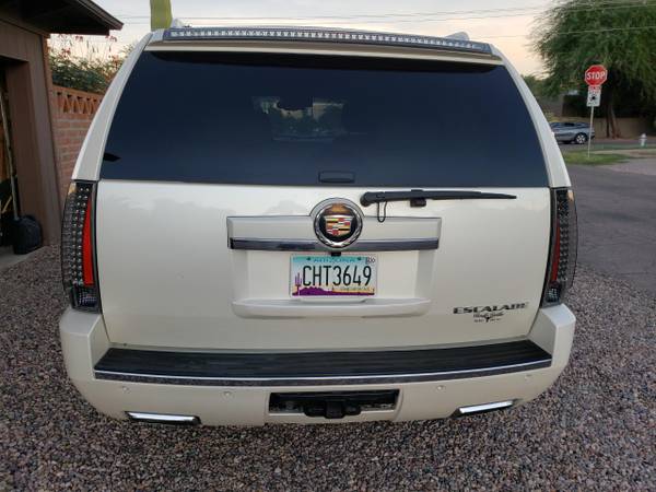 Brian Urlacher's Cadillac Escalade Premium for sale in Tucson, IL – photo 2