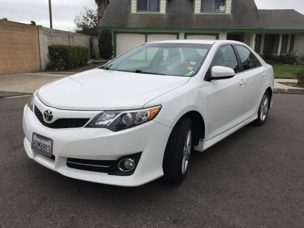 2014 Toyota Camry SE Origi One Owner White Look & Runs Like New... for sale in Fountain Valley, CA