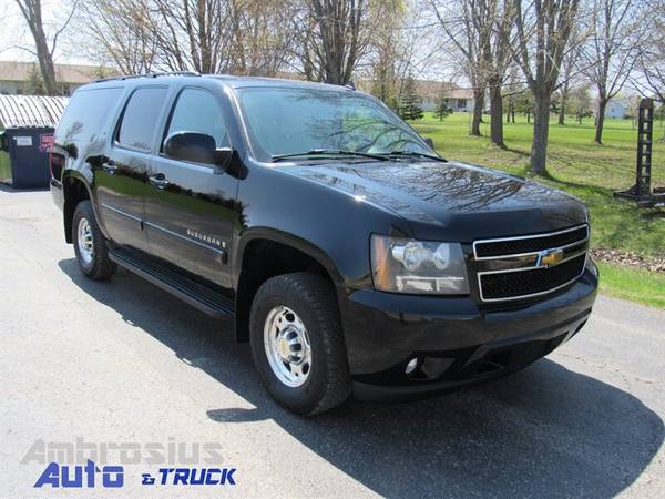 2007 Chevy Suburban 2500 LT - - by dealer - vehicle for sale in Appleton, WI – photo 2