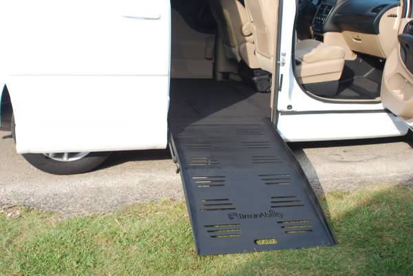 2014 Dodge Braunability Handicap Van for sale in Hattiesburg, MS – photo 4