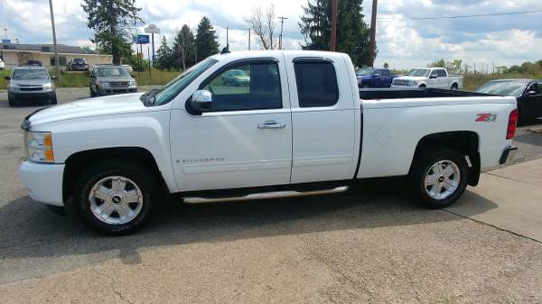 97K MILE....2009 CHEVY SILVERADO Z71 EXT CAB 4X4 - cars & trucks -... for sale in ST CLAIRSVILLE, WV – photo 3