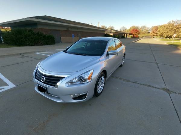2014 Nissan Altima 2.5S - cars & trucks - by owner - vehicle... for sale in WAUKEE, IA – photo 2