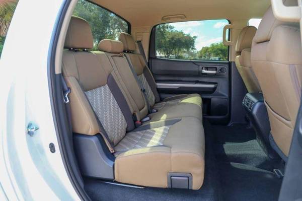 2018 Toyota TUNDRA 4WD SR5 4x4 CREW MAX NAVI LOW MILES NICE TRUCK... for sale in Sarasota, FL – photo 21