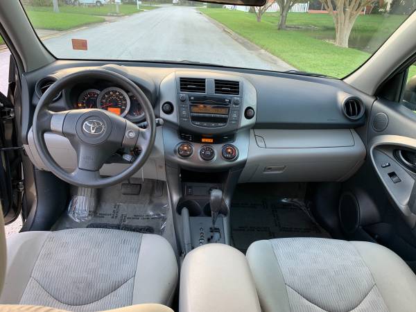 Toyota RAV4 excellent condition for sale in Clearwater, FL – photo 8