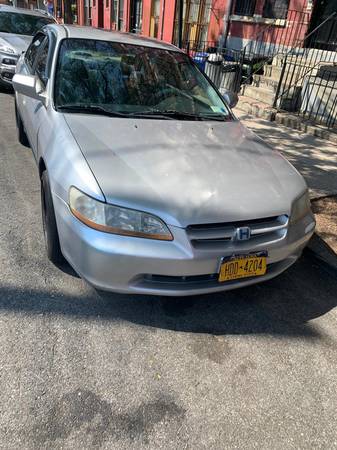 Accord Honda (2000) - cars & trucks - by owner - vehicle automotive... for sale in Brooklyn, NY – photo 4