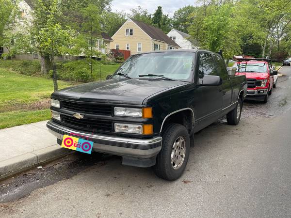 1996 chevrolete 4x4 pickup truck black for sale in Hyattsville, District Of Columbia – photo 2
