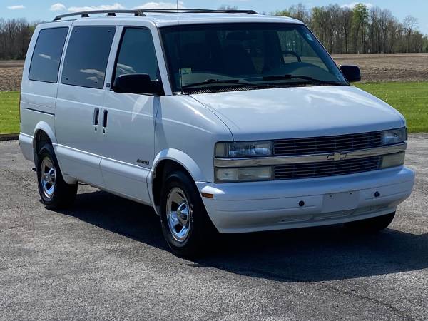 2002 Chevrolet Astro Van only 119, 000 miles No Rust! 7950 - cars & for sale in Chesterfield Indiana, IN – photo 4