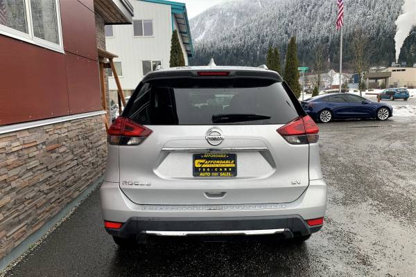 2018 Nissan Rogue SV - FWD - - by dealer - vehicle for sale in Auke Bay, AK – photo 5